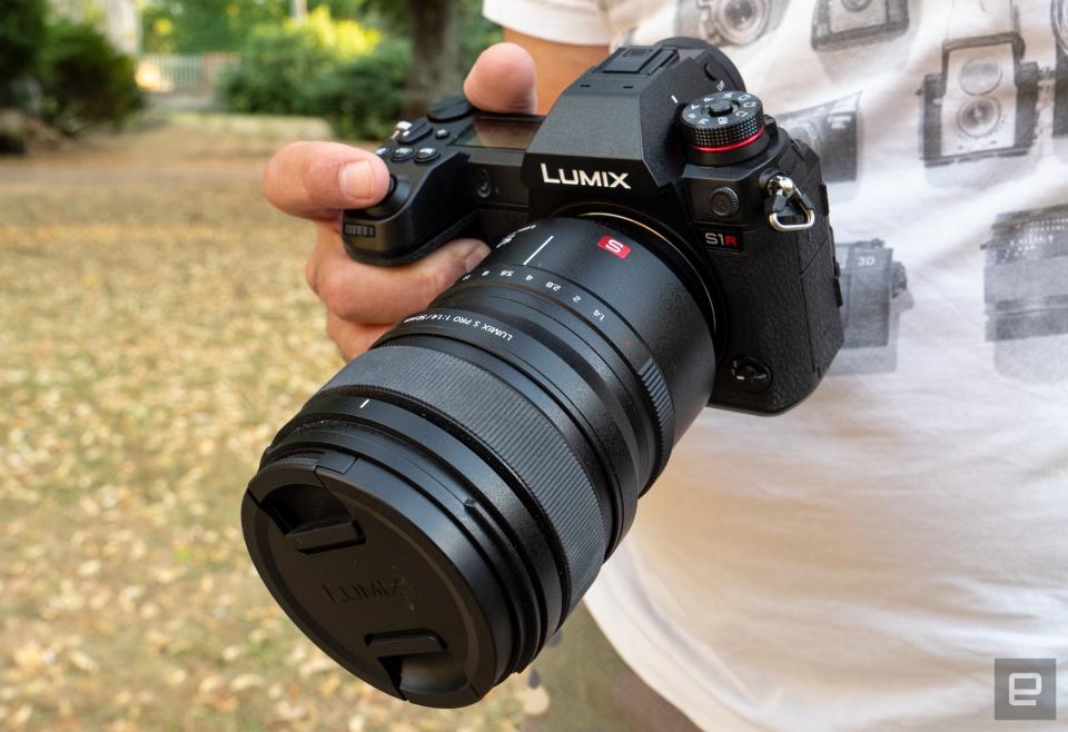 Panasonic S1R full-frame mirrorless camera