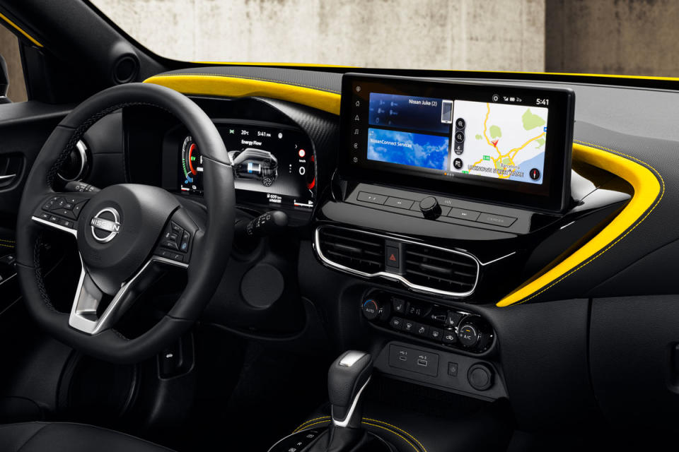 Juke Mc 2024 Interior Iconic Yellow Body Color N Sport Dashboard Detail