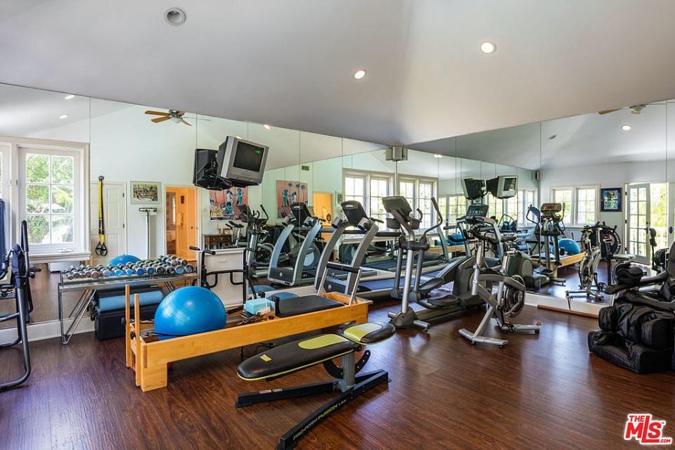 The house also comes with a gym, where (fun fact) Hawn is known for doing Pilates and trampoline routines. 