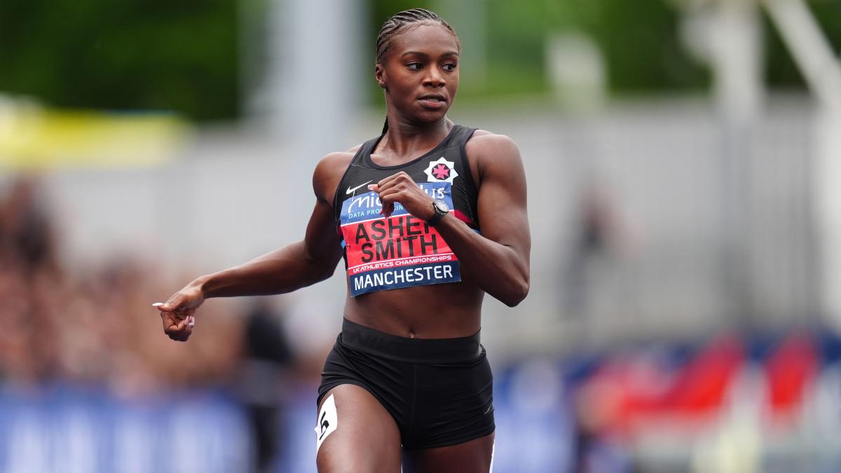 Dina AsherSmith warms the crowd on a chilly day in Manchester