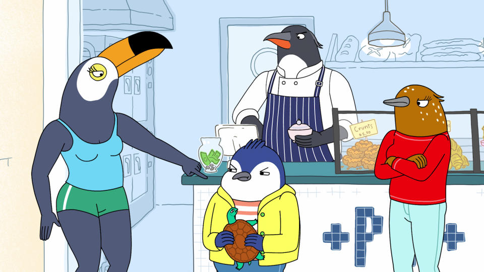 TUCA & BERTIE, from left: Tuca (voice: Tiffany Haddish), Pastry Pete (back, voice: Reggie Watts), Bertie Songthrush (voice: Ali Wong), 'The Sugar Bowl', (Season 1, ep. 101, aired May 3, 2019). photo: ©Netflix / Courtesy: Everett Collection