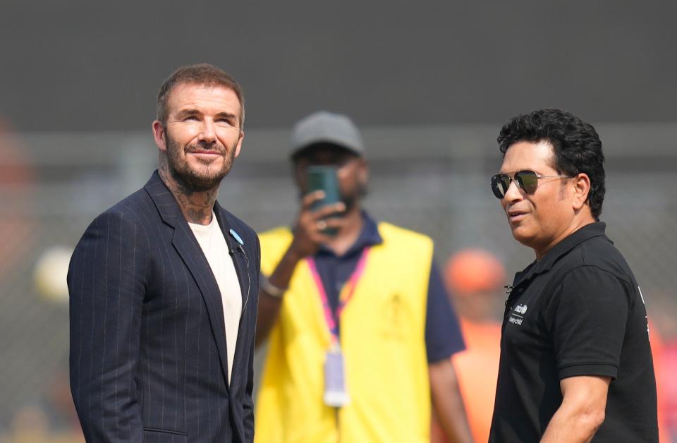 David Beckham with Sachin Tendulkar before the coin toss (AP)