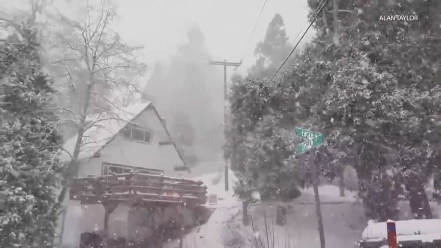 Blizzard-like conditions that have left many residents living in San Bernardino Mountain communities stranded. Feb. 28, 2023 (KTLA)