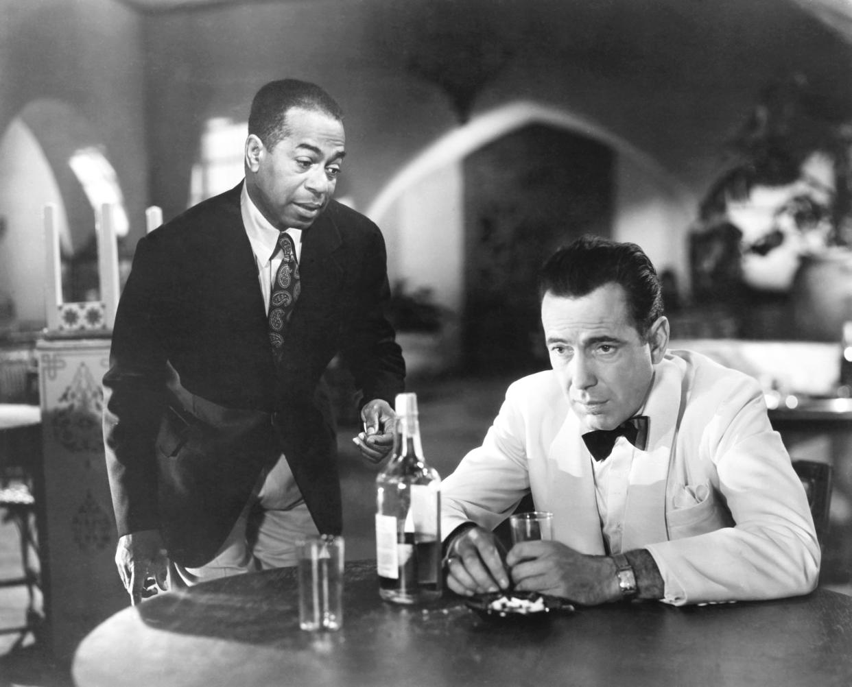 Dooley Wilson and Humphrey Bogart in <em>Casablanca</em>, 1942. (Photo: Everett Collection)