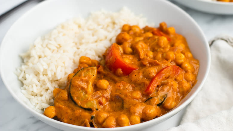chickpea vegetable curry in bowl