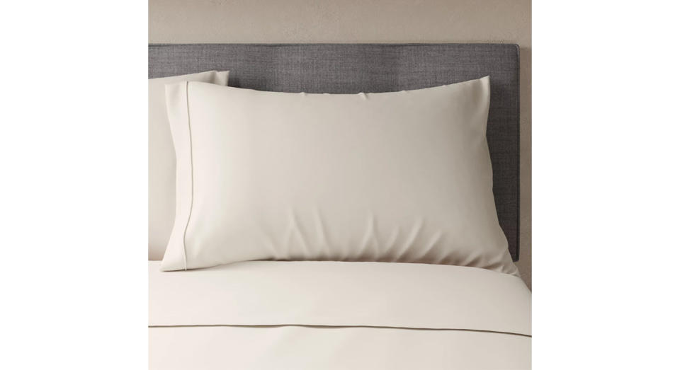 Egyptian Cotton 230 Thread Count Standard Pillowcase (Marks and Spencer)