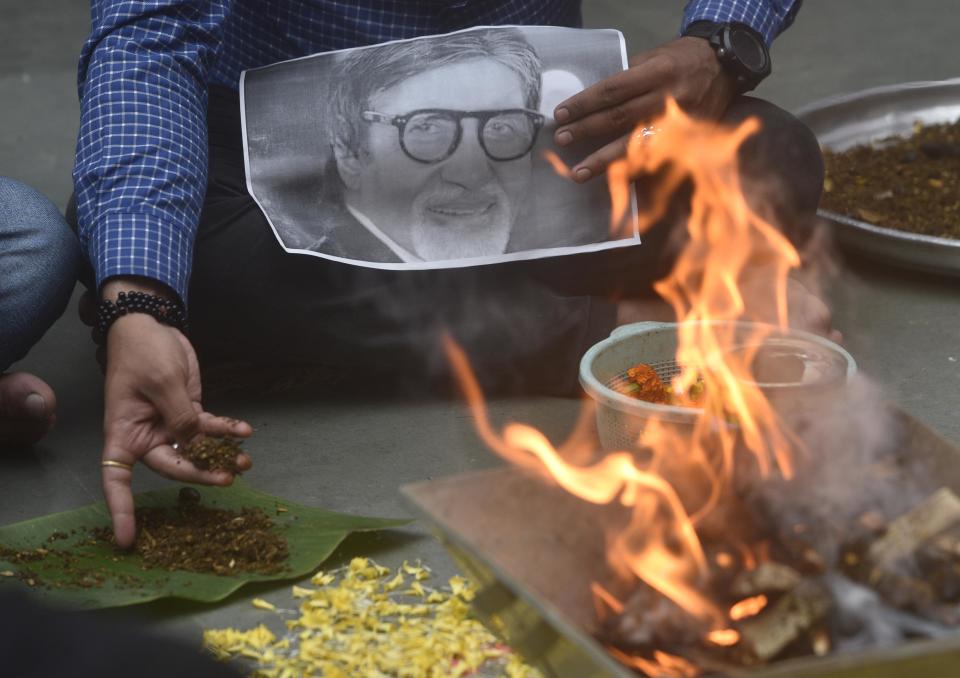 MUMBAI, INDIA - JULY 12: Havan is being performed for speedy recovery of actor Amitabh Bachchan after he was tested positive for Coronavirus, at Kandivali west, on July 12, in Mumbai, India.  (Photo by Satyabrata Tripathy/Hindustan Times via Getty Images)