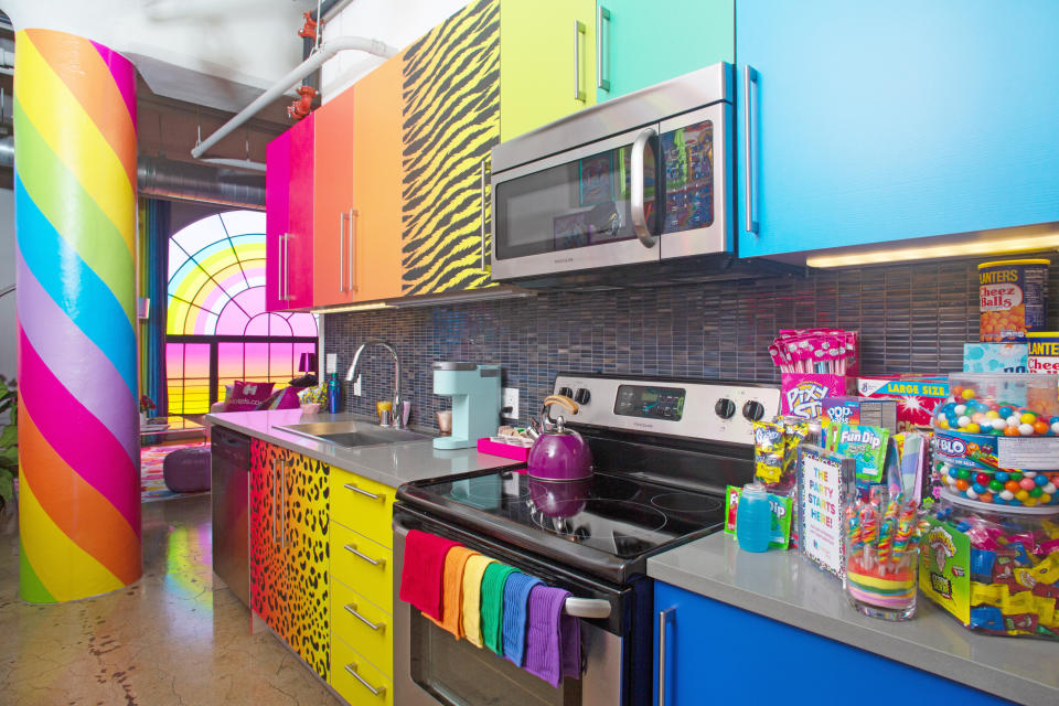 So! Much! Color!&nbsp; (Photo: HuffPost US)