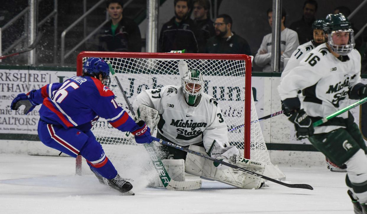 MSU goalie Dylan St. Cyr, shown earlier this season against UMass-Lowell, made 16 saves on Friday against Minnesota.