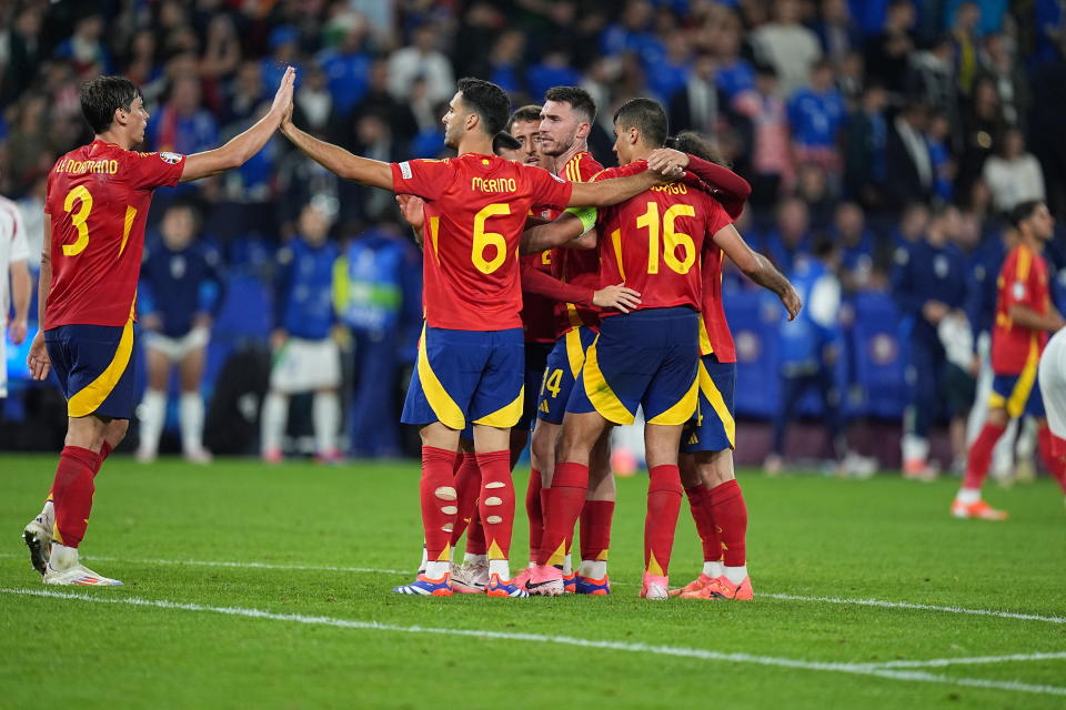 GELSENKIRCHEN, GERMANY - JUNE 20: Players of Spain celebrate after the 2024 European Football Championship (EURO 2024) Group B football match between Spain and Italy at Veltins-Arena in Gelsenkirchen, Germany on June 20, 2024. (Photo by Emin Sansar/Anadolu via Getty Images)