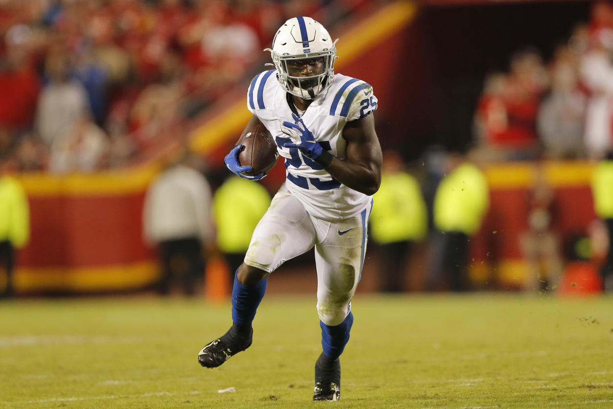 Fantasy football Week 16 start sit: Should I play Marlon Mack vs