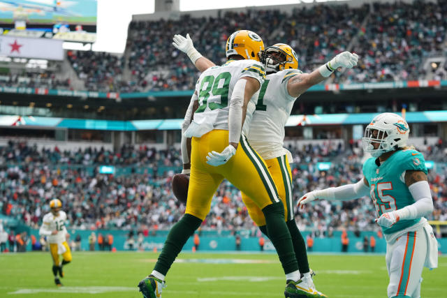 Packers stun Dolphins, complete Christmas comeback in Miami to