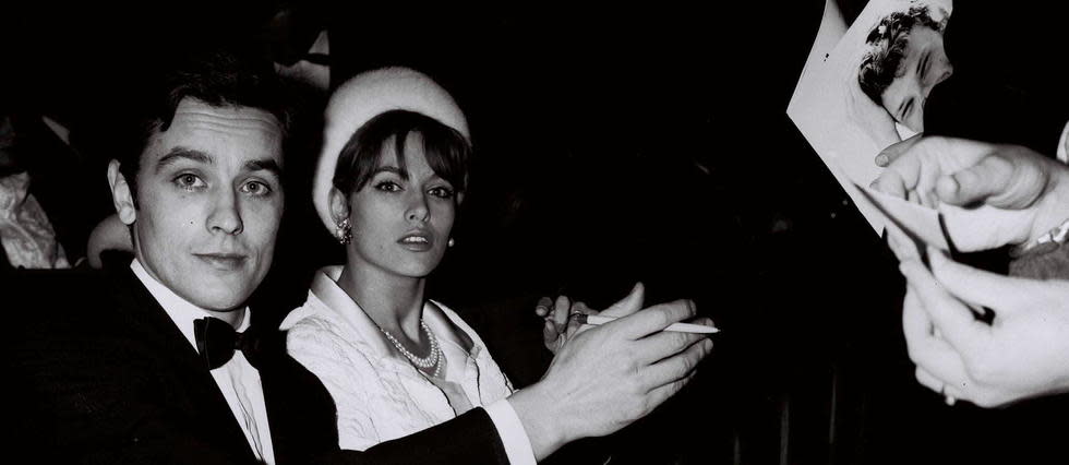 Alain Delon et Nathalie Delon sont venus assister au concert de Johnny Hallyday à l'Olympia, le 26 novembre 1965.
