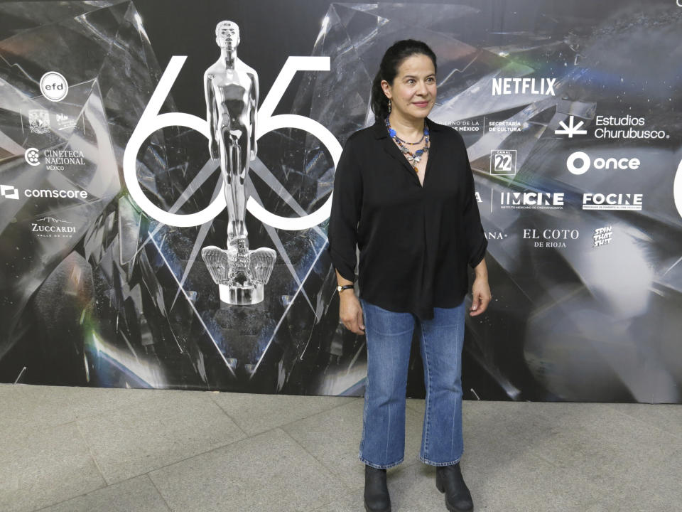 Arcelia Ramírez, de la película "La civil", posa a su llegada al almuerzo de nominados de la 65a edición del Premio Ariel de la Academia Mexicana de Artes y Ciencias Cinematográficas en la Ciudad de México el 3 de agosto de 2023. (Foto AP/Berenice Bautista)