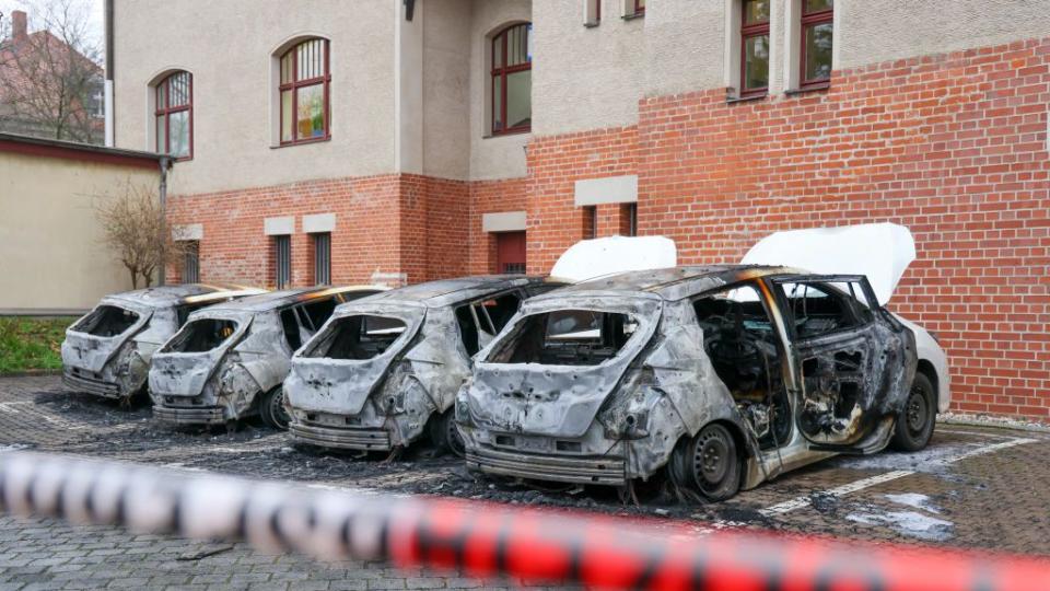 four e cars of the leipzig public order office burned down