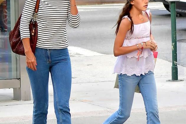 <p>Katie Holmes et sa fille Suri Cruise à New York le 5 août 2019</p>