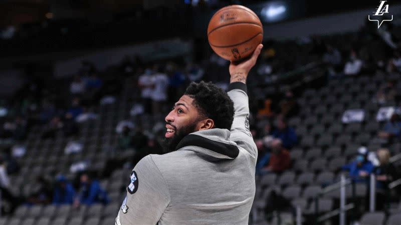 戴維斯（Anthony Davis）復出僅得4分。（圖／翻攝自湖人推特）