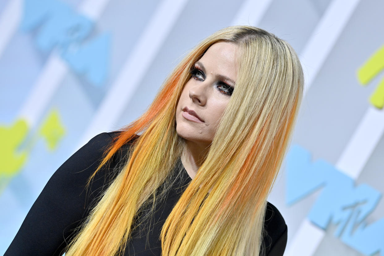  Avril Lavigne attends the 2022 MTV Video Music Awards at Prudential Center on August 28, 2022 in Newark, New Jersey. (Photo by Axelle/Bauer-Griffin/FilmMagic)