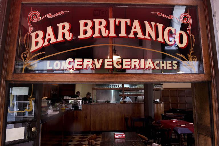 El bar Británico volvió a abrir hoy sus puertas tras ocho años de cerrar el negocio familiar