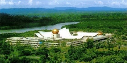 <em>Rumah terbesar Istana Nurul Iman, Brunei Darussalam. (Foto: Istananuruliman.org)</em>