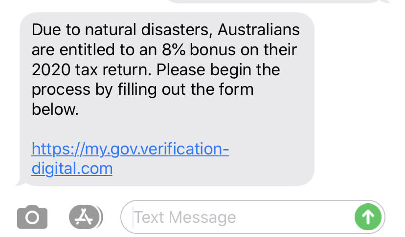 An SMS message pretending to be the ATO offering a 8% bonus on tax refunds.