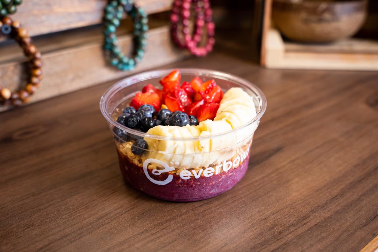 Everbowl bowls combine base ingredients with fruits.