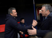 Football Soccer - Osasuna v Barcelona - Spanish La Liga Santander - El Sadar, Pamplona, Spain - 10/12/2016 Osasuna coach Joaquin Caparros greets Barcelona coach Luis Enrique. REUTERS/Vincent West