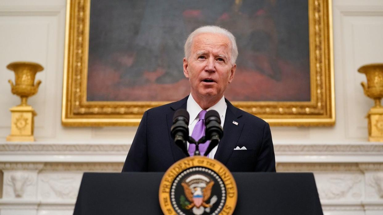 Joe Biden, Präsident der USA, spricht über das neuartige Coronavirus im State Dinning Room des Weißen Hauses.