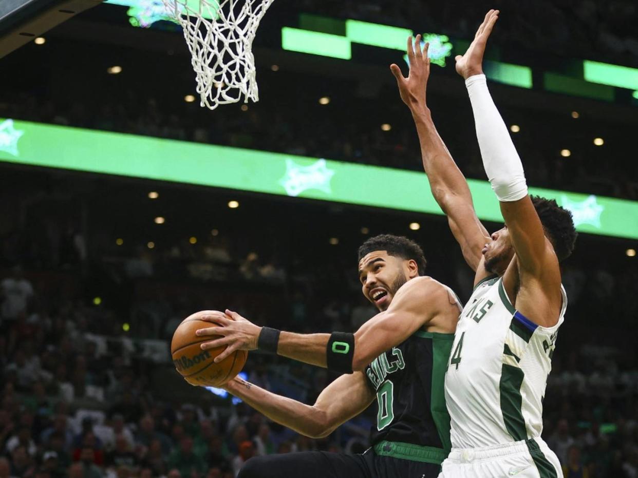 NBA: Theis und Boston starten gegen Bucks mit Niederlage