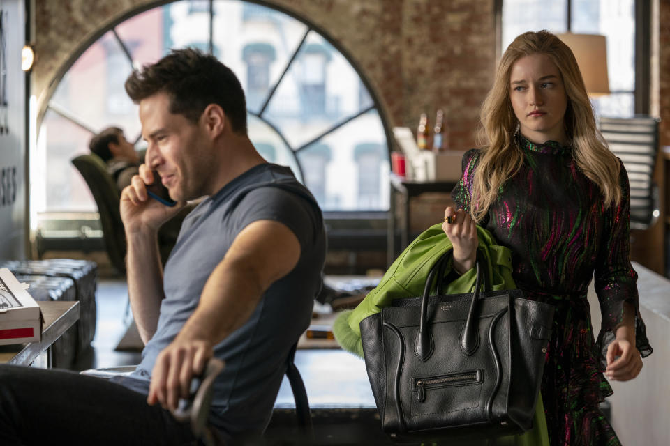 (L to R) Ben Rappaport as Billy MacFarland, Julia Garner as Anna Delvey in episode 104 of Inventing Anna. (Nicole Rivelli/Netflix)