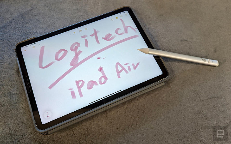 <p>Logitech Combo Touch for iPad Air</p> 