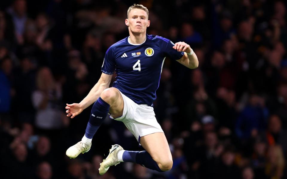 Scott McTominay scores - Robbie Jay Barratt - AMA/Getty Images