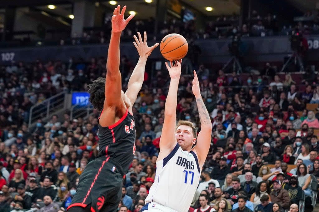 MAVERICKS-RAPTORS (AP)