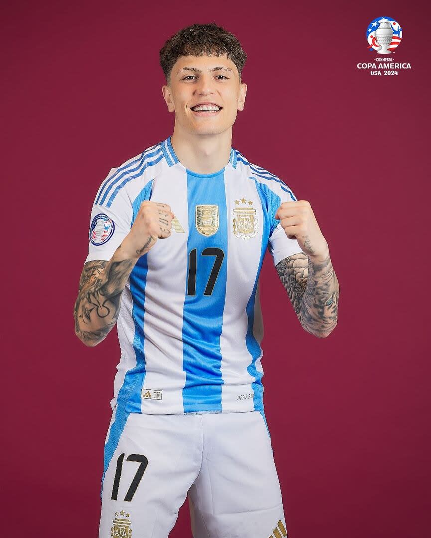 Alejandro Garnacho durante la sesión de fotos de la selección argentina en la previa del debut de la Copa América