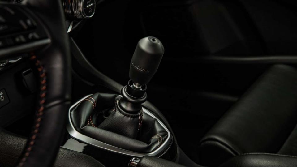 6速手排搭配的Nismo GT排檔頭。(圖片來源/ Nissan)