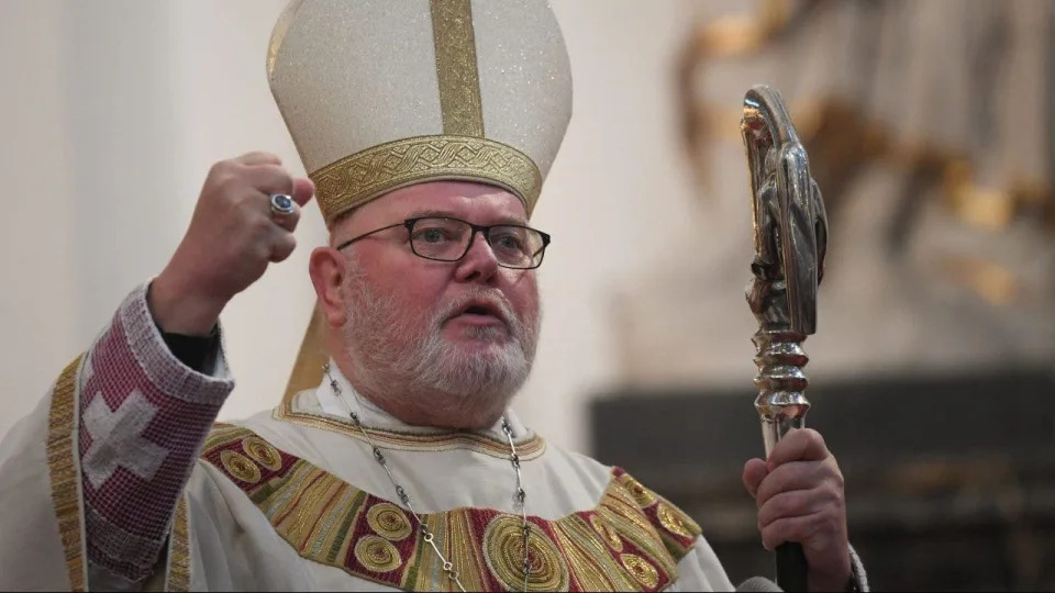 Arzobispo de Munich Cardenal Reinhard Marx celebra misa en 2018