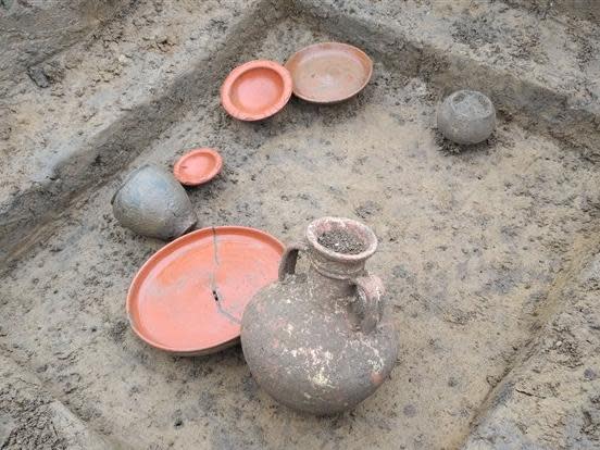 Pots at the Roman settlement found in Newington, Kent (SWNS)