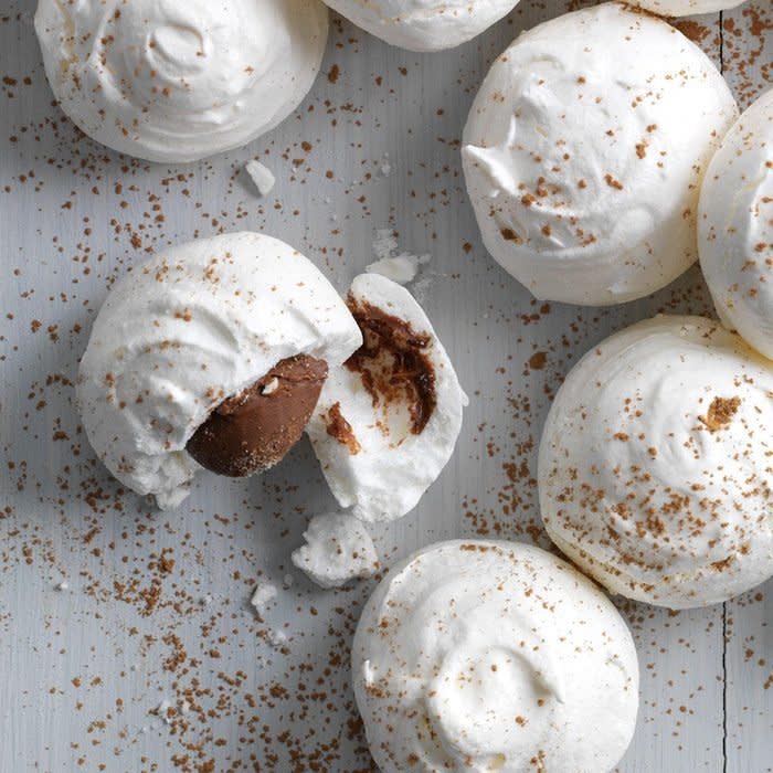 Meringue Kisses