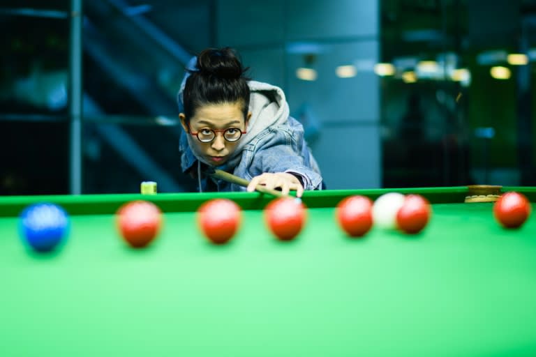 Ng On-yee of Hong Kong swept to a 5-0 win against England's world number four Maria Catalano to take her third women's world snooker championship