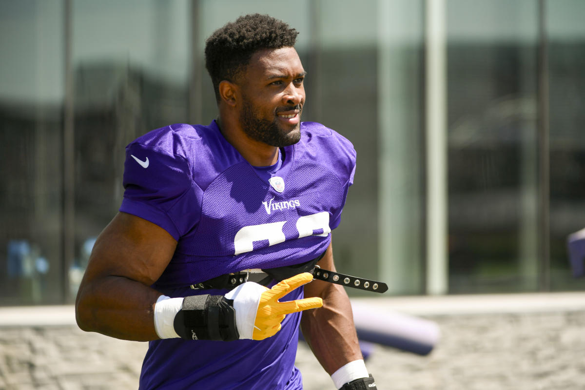 Danielle Hunter, armed with new contract, returns to Vikings practice -  Sports Illustrated Minnesota Vikings News, Analysis and More