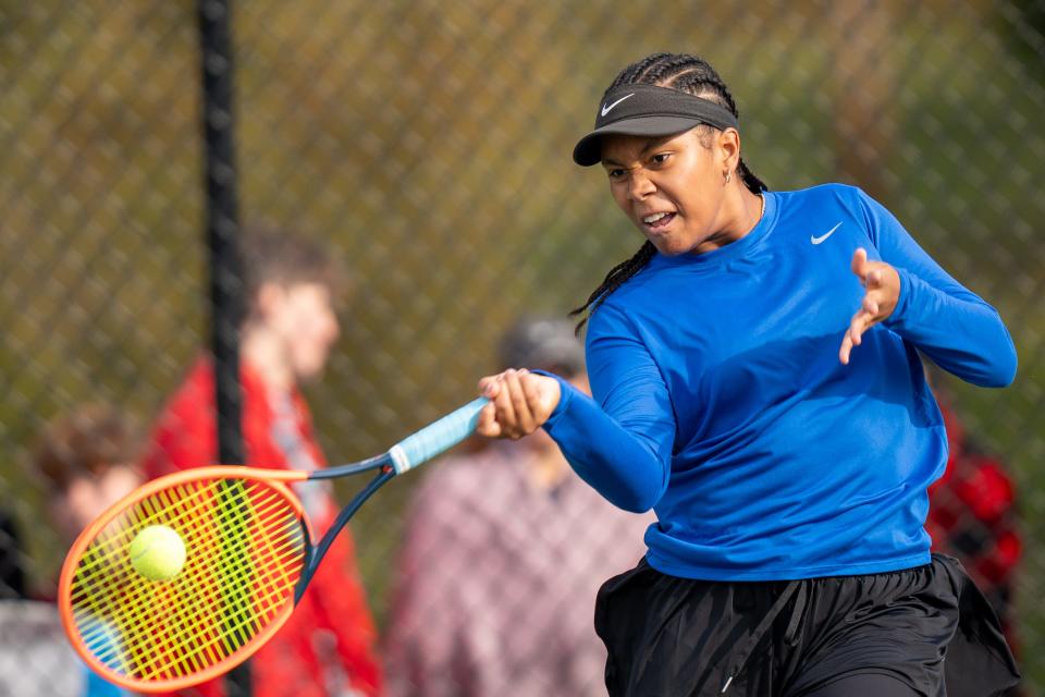 Bexley’s Amiya Bowles defeated Cincinnati Indian Hill’s Martha Thompson 6-1, 6-2 on Friday at Aspen Racquet Club in Wooster to capture her second consecutive Division II state singles title.