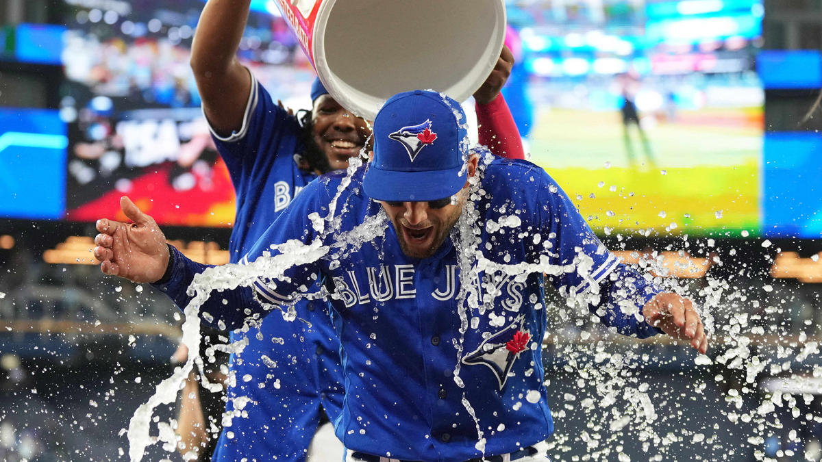 Kevin Kiermaier steals the show in Blue Jays home opener