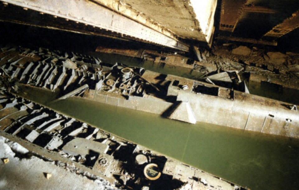 Images of the surviving U-boats at Elbe II. It remains unclear whether these were originally taken by Mallmann-Showel in the summer of 1985, or by another author at a later date. <em>Sammlung KaySchmedes</em> <em>via</em> <em>lostplaces.de</em>