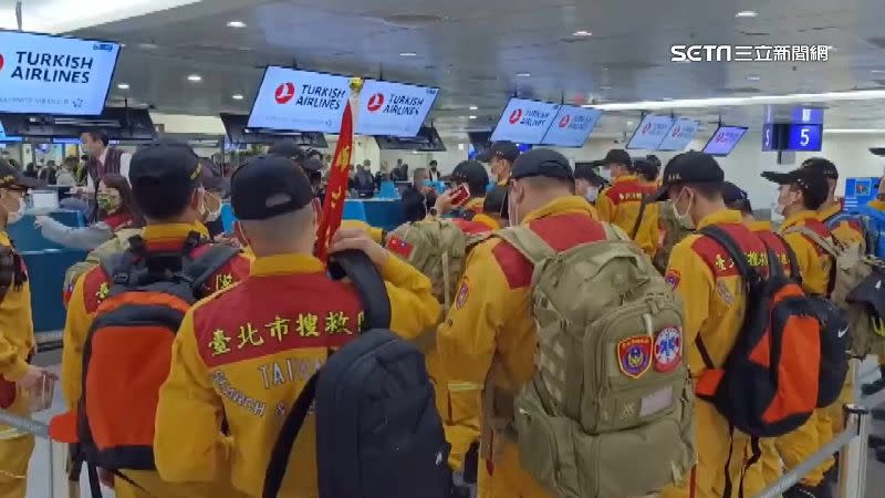 這次土耳其地震，台灣消防員也火速集結成搜救隊，前往土耳其救援。