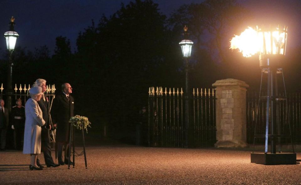 Alumbrando una almenara en Windsor.