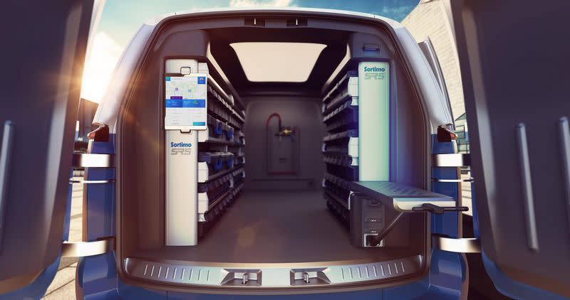 I.D. Buzz Cargo Cargo配置數位化物聯系統，駕駛可以掌握公司內部與車上庫存數量。