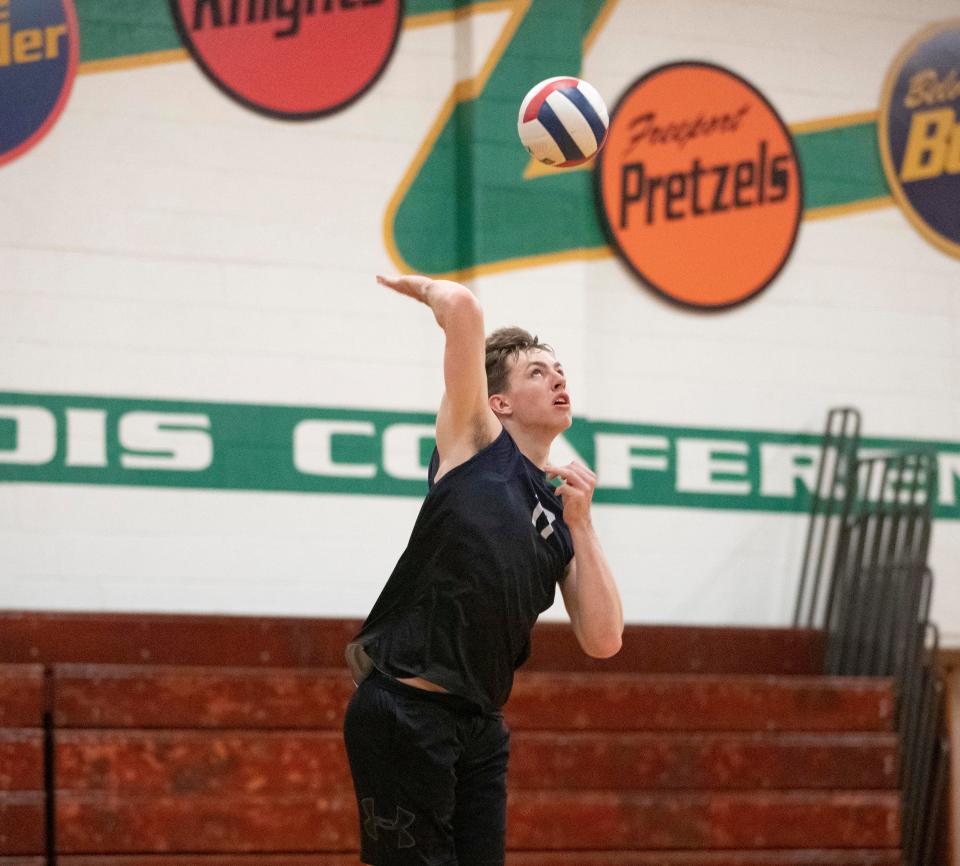 Hononegah's Braydon Savitski-Lynde serves against Fox Lake Grant in the regional finals on Thursday, May 26, 2022, at Boylan High School in Rockford.