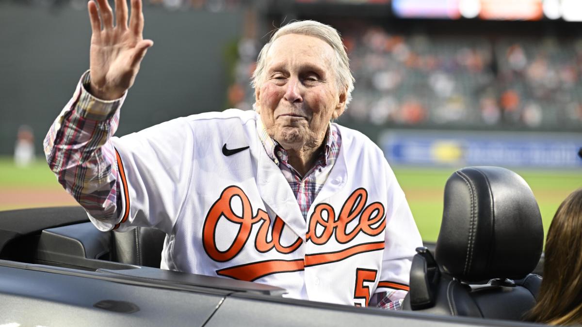 Brooks Robinson, Slick-Fielding Orioles Hall of Famer, Dies at 86 - The New  York Times