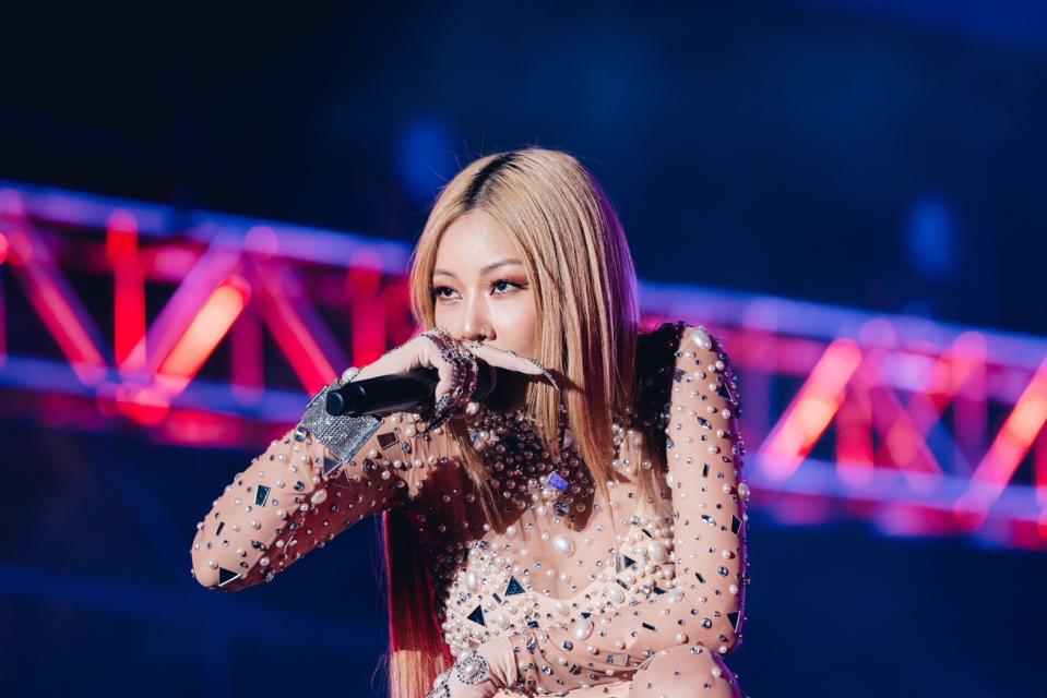 <strong>南韓「嘻哈女王」JESSI跨年夜在台中開唱。（圖／三立提供）</strong>