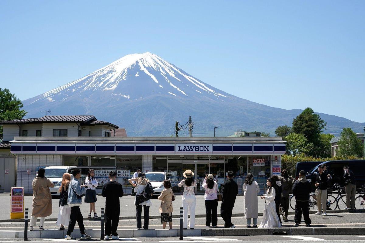 Japan blocks iconic Mt Fuji view to deter tourists